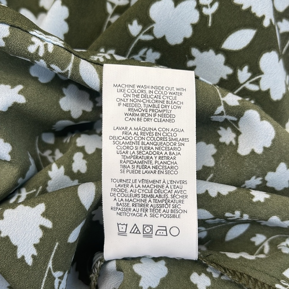 π5/$25π Cabi Olive Green Sleeveless Keepsake Pressed Floral Blouse Pullover Sz S - Picture 9 of 9